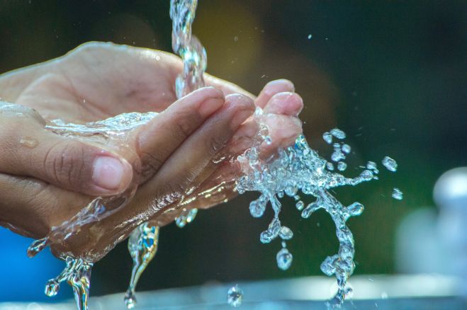 Komisia víta konečnú dohodu o kvalite vody a dostupnosti pitnej vody