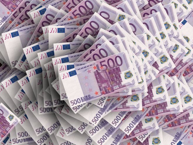 Komisia pripravuje okamžité platby v eurách do 10 sekúnd