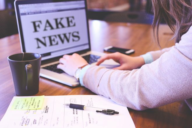 Dezinform&aacute;cie: E&Uacute; vyhodnotila k&oacute;dex postupov a zverejnila spr&aacute;vy platformy o dezinform&aacute;ci&aacute;ch s&uacute;visiacich s koronav&iacute;rusom