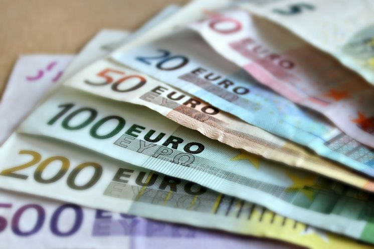 Komisia vypláca 8,5 mld. eur z nástroja SURE piatim členským štátom EÚ