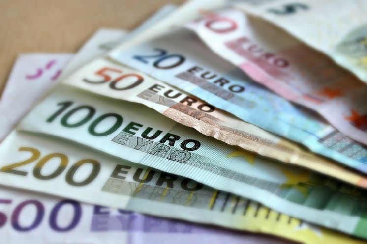 Koronavírus: Komisia navrhuje poskytnúť v rámci nástroja SURE finančnú podporu pre 15 členských štátov vo výške 81,4 miliardy eur